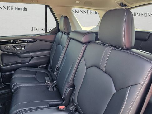 Used 2025 Honda Pilot EX-L image 33