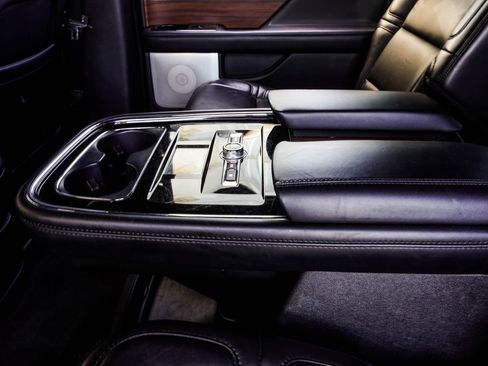 Used 2021 Lincoln Navigator Reserve AWD/4WD image 37