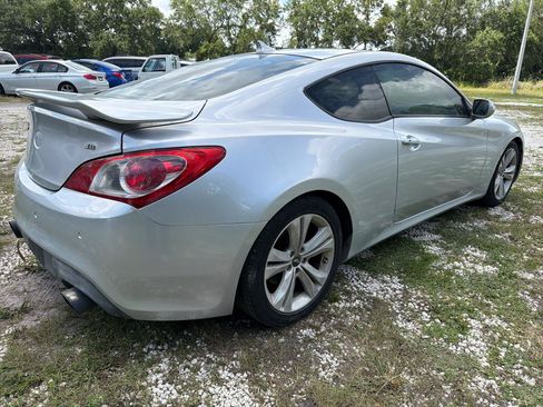 Used 2010 Hyundai Genesis 3.8 RWD image 3