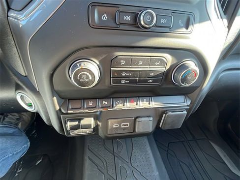 Used 2024 Chevrolet Silverado 2500 W/T image 29