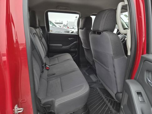 Used 2022 Nissan Frontier SV image 17