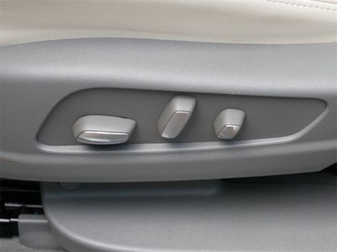 Used 2023 Cadillac XT6 Premium Luxury image 13