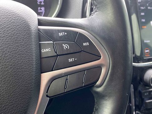 Used 2019 Jeep Grand Cherokee Altitude image 24