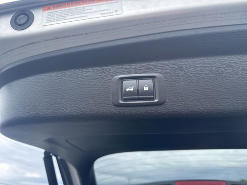 Used 2024 Mitsubishi Outlander SE AWD/4WD image 13
