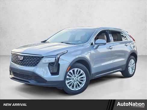 Used 2024 Cadillac XT4 Luxury FWD image 1