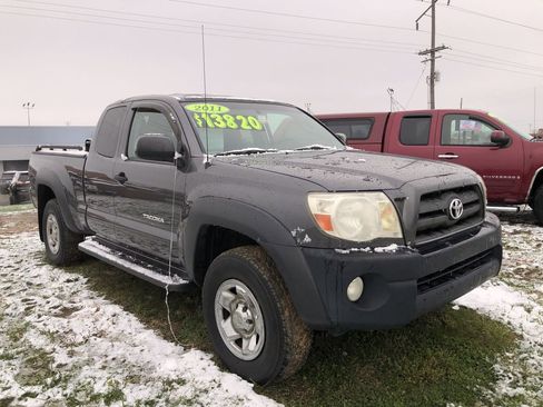 Used 2011 Toyota Tacoma ACCCAB image 7