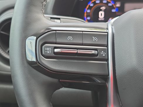 Used 2025 Chevrolet Colorado Trail Boss AWD/4WD image 16