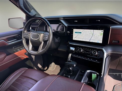 Used 2023 GMC Sierra 1500 Denali Ultimate AWD/4WD image 11