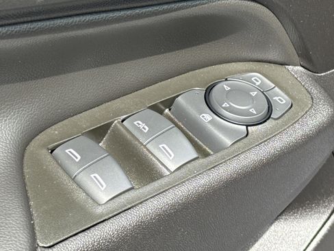 Used 2024 Chevrolet Equinox LT FWD image 24