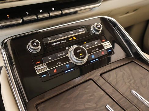 Used 2020 Lincoln Navigator Reserve w/ Luxury Package AWD/4WD image 8