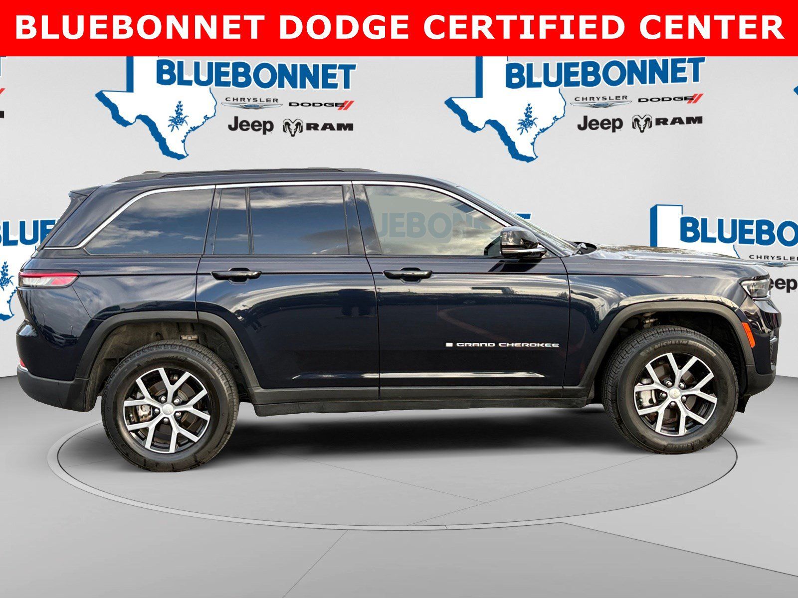 Used 2024 Jeep Grand Cherokee Limited RWD image 4