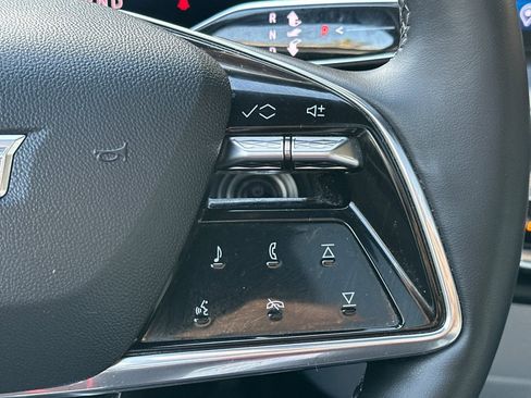 Certified 2024 Cadillac Lyriq Luxury image 32