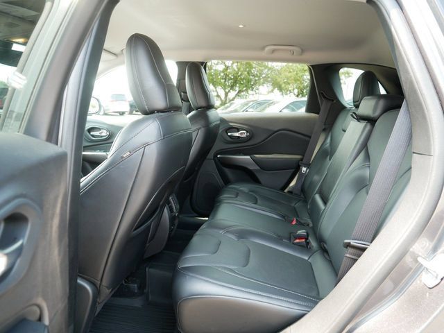 Used 2020 Jeep Cherokee Limited AWD/4WD image 17