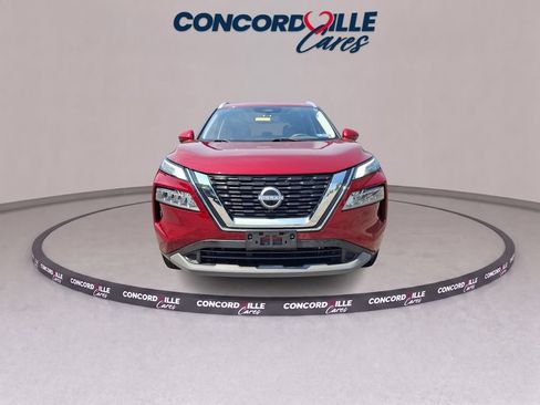 Used 2022 Nissan Rogue SV w/ SV Premium Package AWD/4WD image 2
