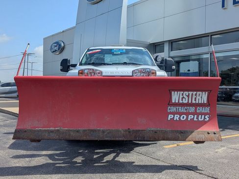 Used 2022 Ford F250 XL w/ Power Equipment Group AWD/4WD image 9