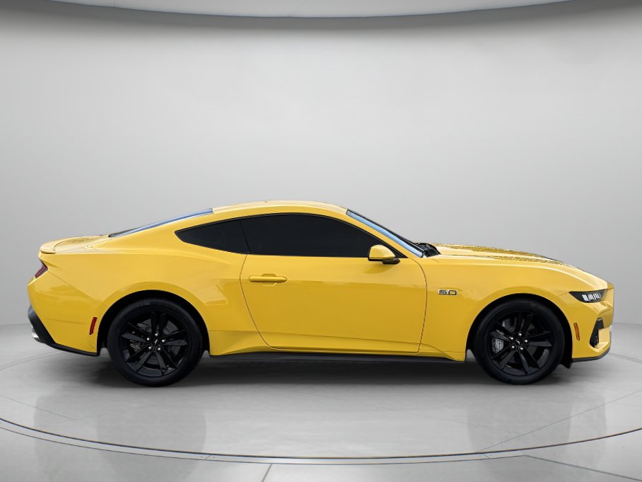 Used 2024 Ford Mustang GT RWD image 2