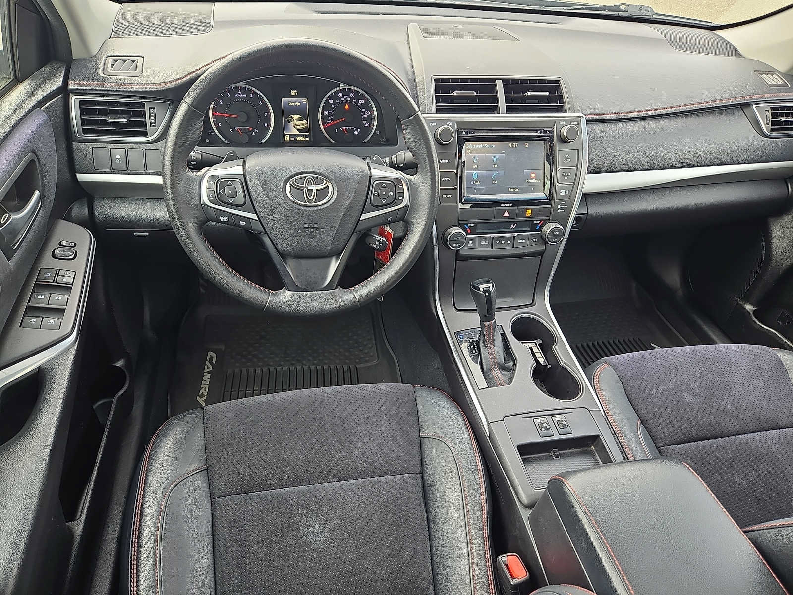 Used 2016 Toyota Camry XSE w/ Moonroof Package FWD image 11