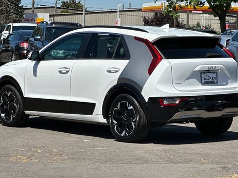 Certified 2023 Kia Niro Wave FWD image 6