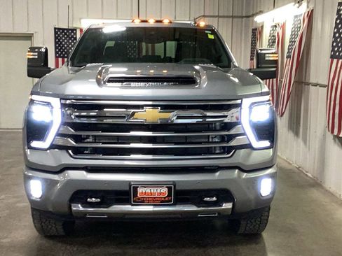 Used 2025 Chevrolet Silverado 3500 High Country w/ High Country Premium Package AWD/4WD image 17