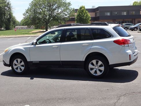 Used 2012 Subaru Outback 2.5i Premium w/ All-Weather Pkg AWD/4WD image 8