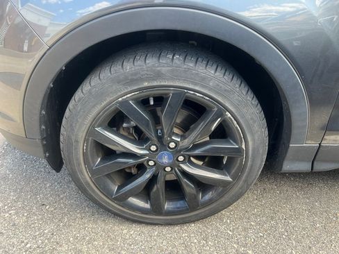 Used 2018 Ford Escape SE w/ SE Sport Appearance Package AWD/4WD image 4