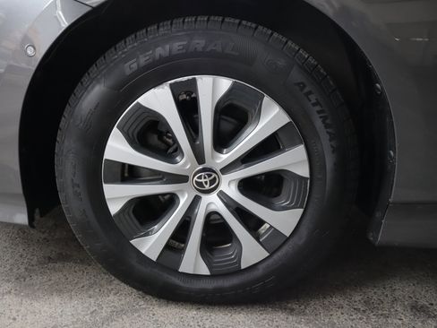 Used 2020 Toyota Prius XLE image 23