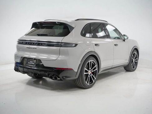 New 2026 Porsche Cayenne GTS image 10