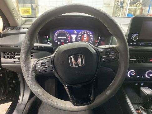 Certified 2023 Honda Accord EX image 22