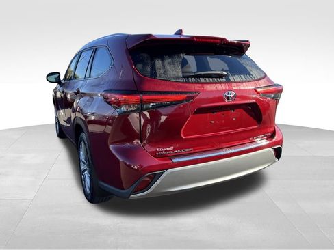 Used 2021 Toyota Highlander Platinum image 5