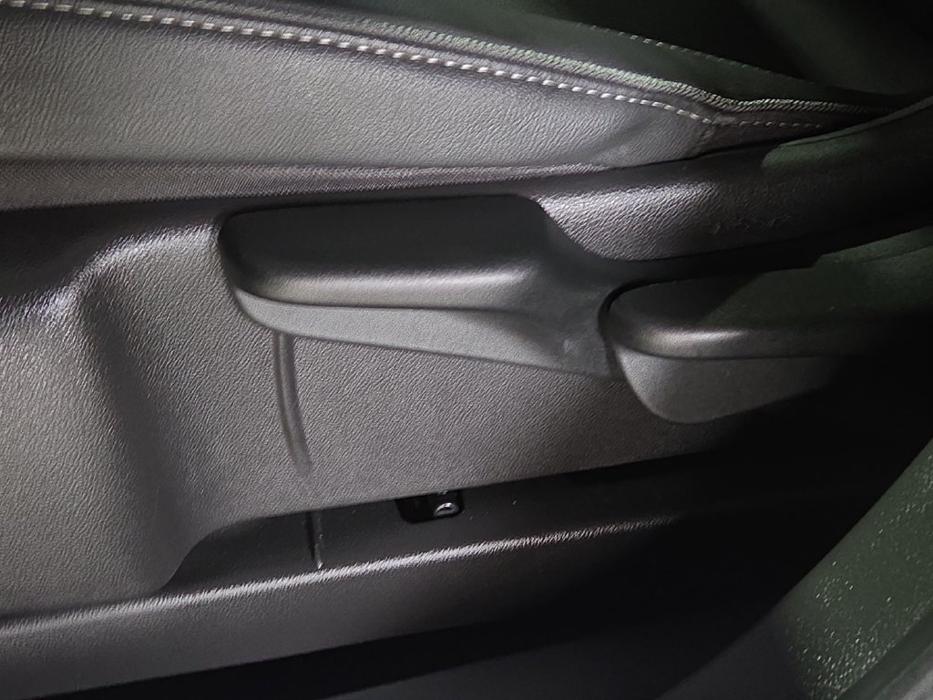 Used 2024 Buick Encore GX Sport Touring AWD/4WD image 19