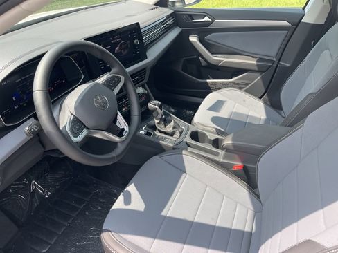 New 2025 Volkswagen Jetta SE image 14