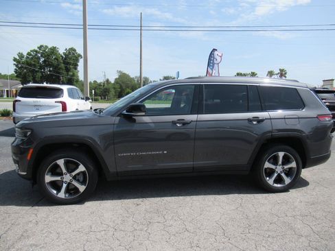 Used 2023 Jeep Grand Cherokee L Limited w/ Luxury Tech Group II RWD image 2