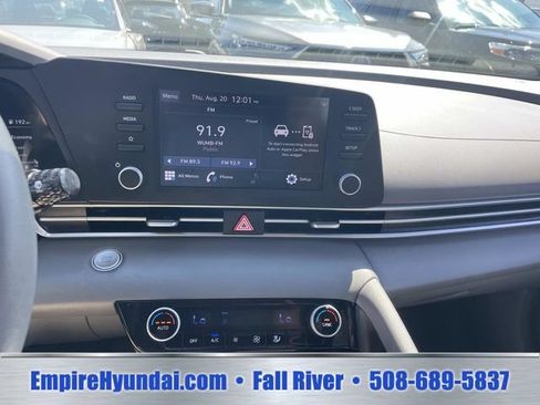 Used 2023 Hyundai Elantra SEL FWD image 19
