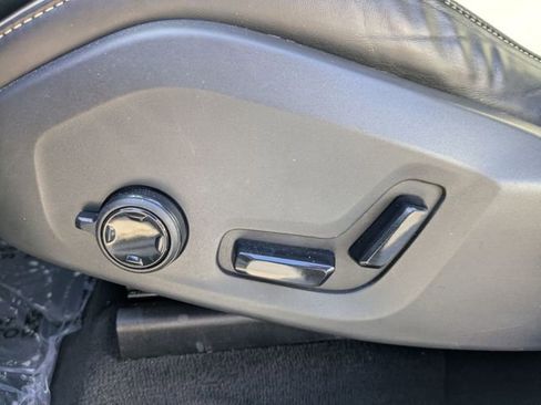 Used 2019 Volvo XC60 T6 R-Design w/ Protection Package Premier image 16