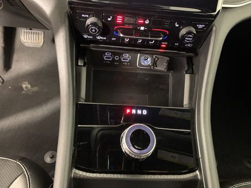 Used 2024 Jeep Grand Cherokee L Altitude image 24