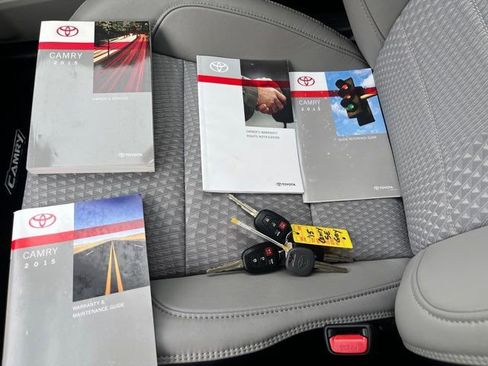 Used 2015 Toyota Camry SE image 28