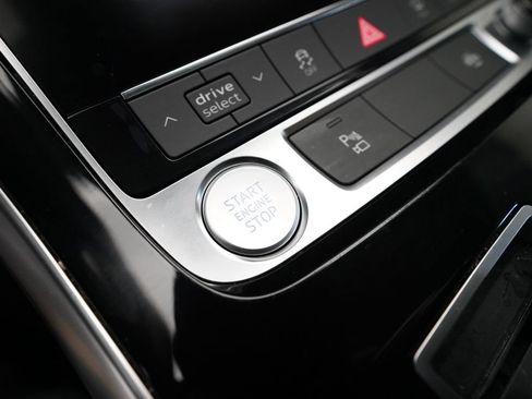 Used 2020 Audi Q7 3.0T Premium AWD/4WD image 31