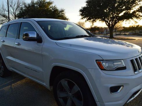 Used 2015 Jeep Grand Cherokee Overland w/ Trailer Tow Group IV image 2