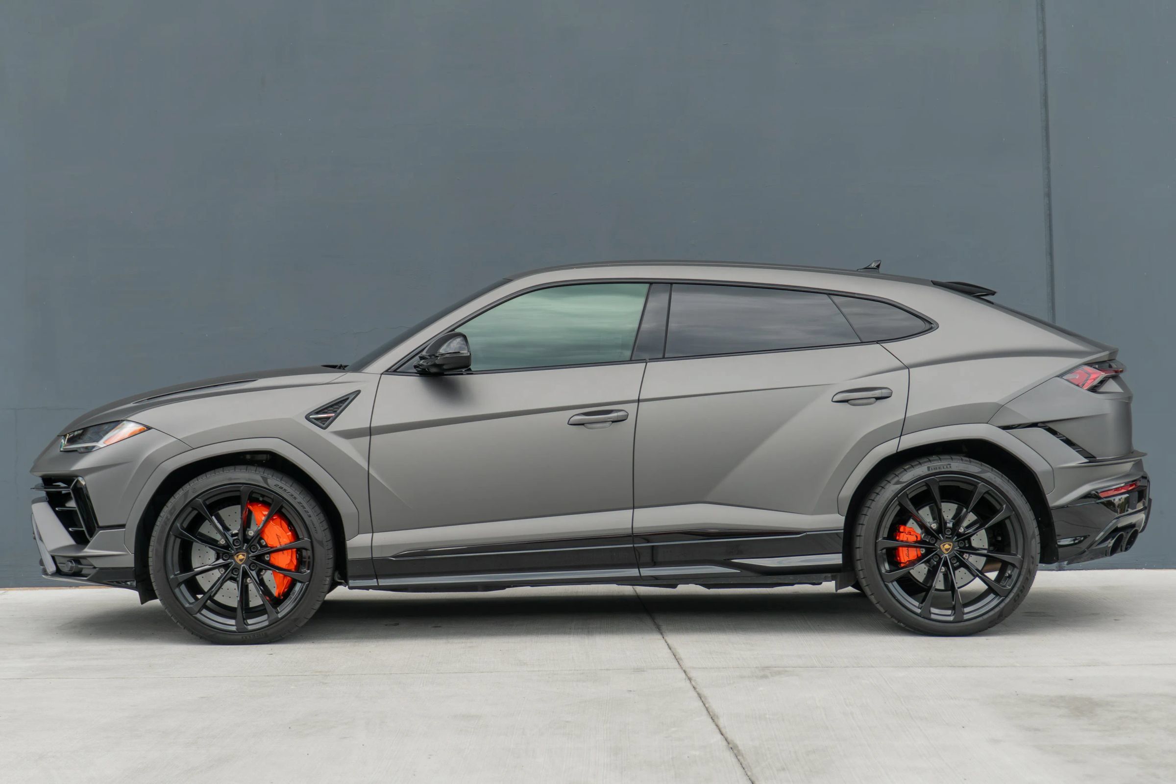 Used 2023 Lamborghini Urus S AWD/4WD image 2