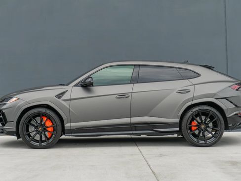 Used 2023 Lamborghini Urus S AWD/4WD image 2