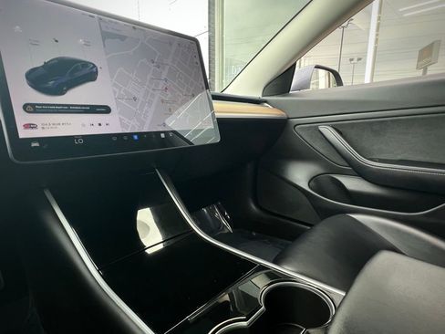Used 2018 Tesla Model 3 Long Range image 37