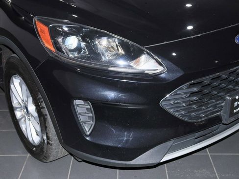 Used 2022 Ford Escape SE image 10