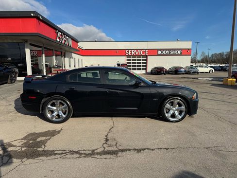 Used 2014 Dodge Charger R/T w/ Wheels & Tunes Group image 2
