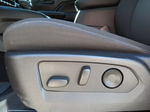 Used 2024 Chevrolet Colorado Trail Boss w/ Technology Package AWD/4WD image 6