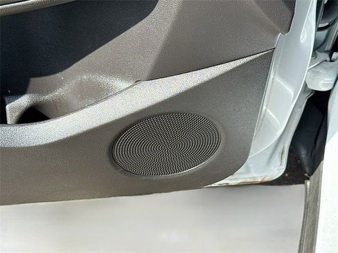 Used 2019 Ford Escape SE image 18