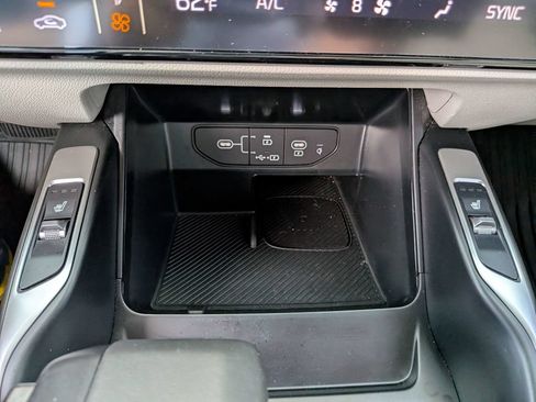 Used 2025 Kia Sorento S w/ Panoramic Sunroof Package FWD image 33