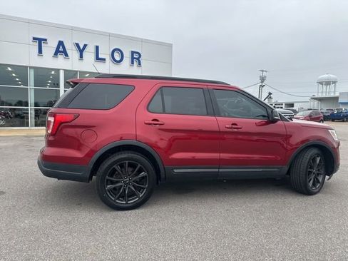 Used 2019 Ford Explorer XLT w/ Equipment Group 202A FWD image 17