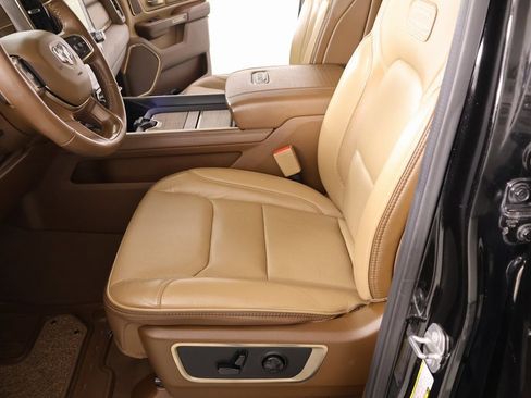 Used 2019 RAM 1500 Limited image 12