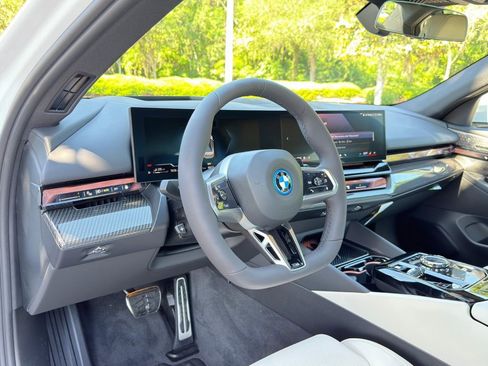 New 2027 BMW 550e xDrive AWD/4WD image 11