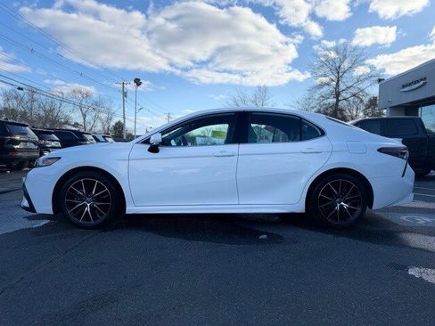 Used 2024 Toyota Camry SE w/ Cold Weather Package image 3